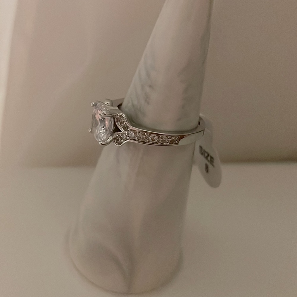 Round Gemstone, Crystal Studded Silver Band Ring Size 8